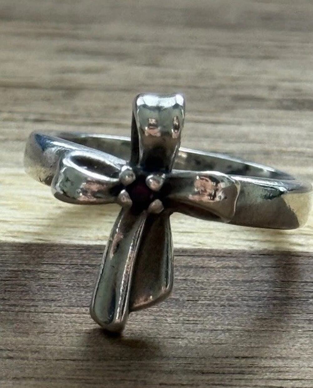 James Avery Retired Sterling Silver Garnet Ribbon Cross Ring Size 5